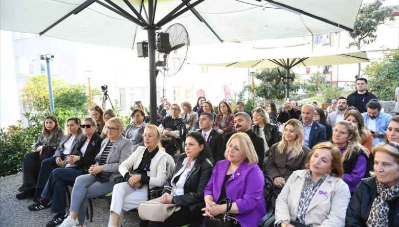 ALTINORDU BELEDİYESİ KADINA ŞİDDETE KARŞI BİLGİLENDİRDİ