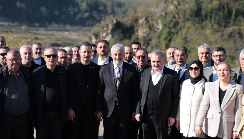 BİR ÇİVİ DAHİ ÇAKILMADI!