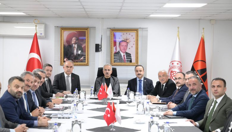 BAKAN URALOĞLU, ÇEVRE YOLUNU İNCELEDİ