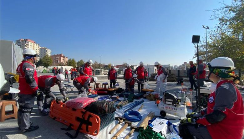 KIZILAY SAR EKİPLERİ BÜYÜYOR