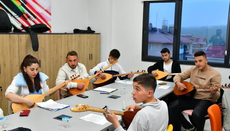 AKKUŞ BELEDİYESİ’NDEN GENÇLERE HER ALANDA DESTEK