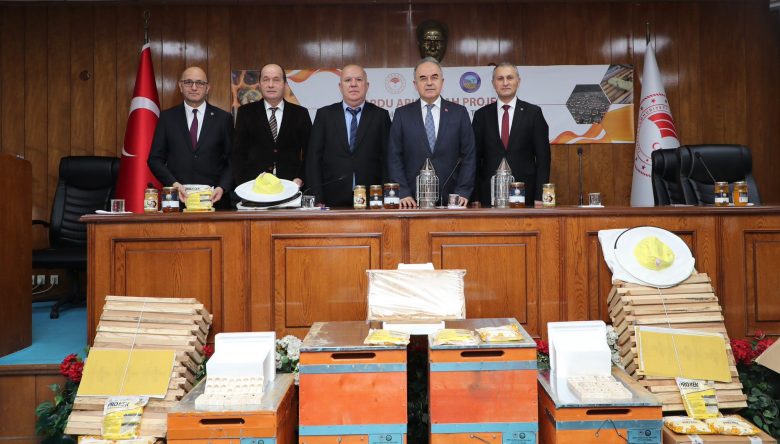 ARICILARA MALZEME DESTEĞİNDE BULUNULDU