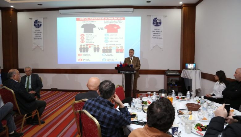 OKULLARDA KIYAFET SERBESTLİĞİ TEKSTİL SEKTÖRÜNÜ OLUMSUZ ETKİLİYOR