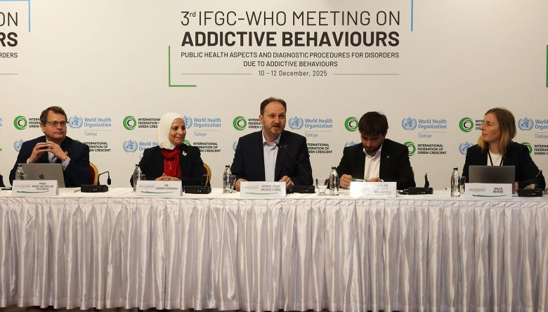 “BAĞIMLILIKLARLA MÜCADELEDE HIZLI HAREKET ETMEMİZ GEREKİYOR”