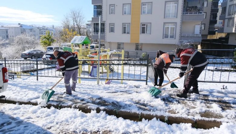 KAR YAĞIŞINA ANLIK MÜDAHALE