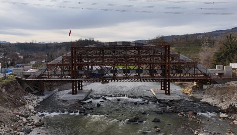 TAŞLICA ASMA KÖPRÜ'DE ÇALIŞMALAR DEVAM EDİYOR   