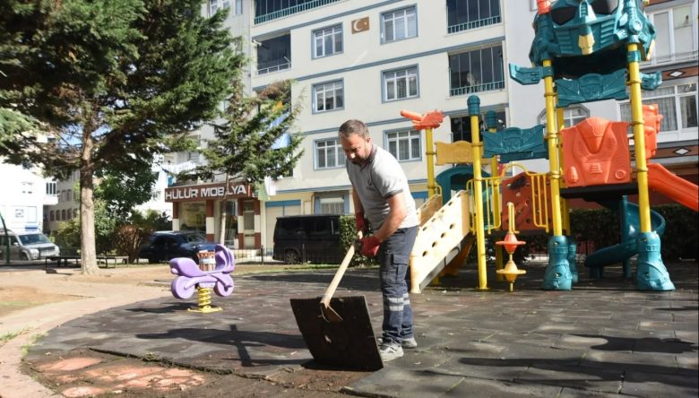 İBRAHİM BAŞ PARKI’NI DA SİL BAŞTAN YENİLEDİ   