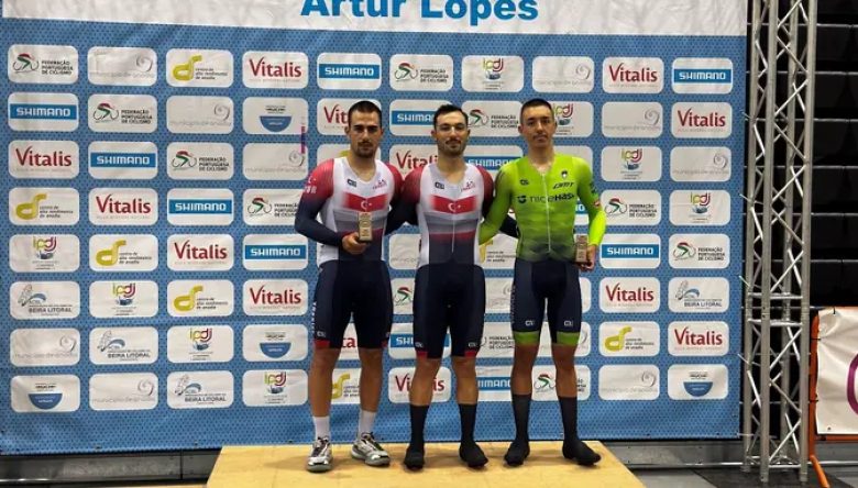 MİLLİ BASKETÇİLER, KÜRSÜNÜN ZİRVESİNDE