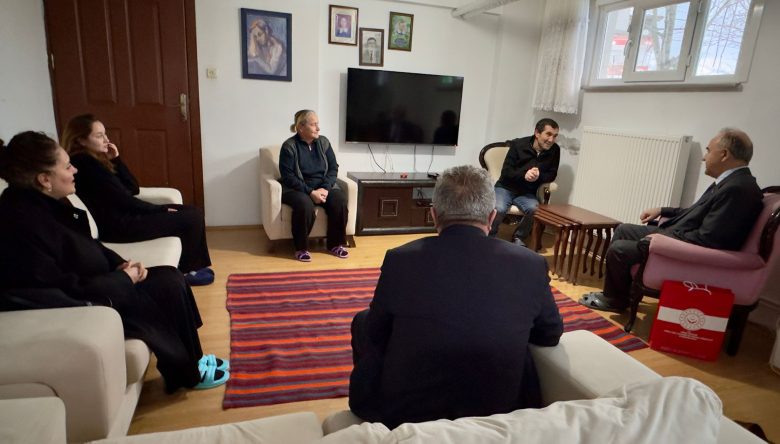 VALİ EROL, ŞEHİT AİLESİ VE GAZİYİ YALNIZ BIRAKMADI