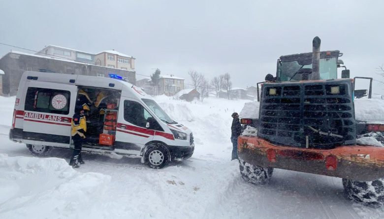 KARLA MÜCADELE EKİPLERİ DURMAK BİLMİYOR