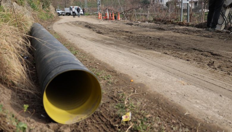 GÜLYALI’YA KALICI ALTYAPI HAMLESİ