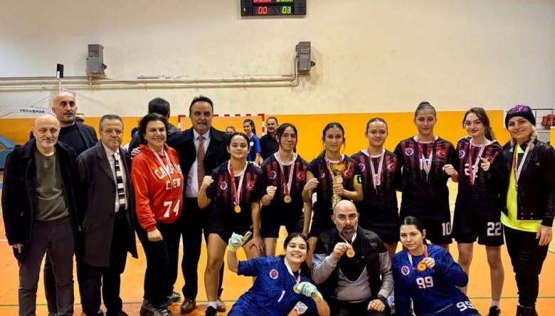 KIZ FUTSAL TAKIMIMIZ ŞAMPİYON! ROTA: ÇORUM TÜRKİYE FİNALLERİ