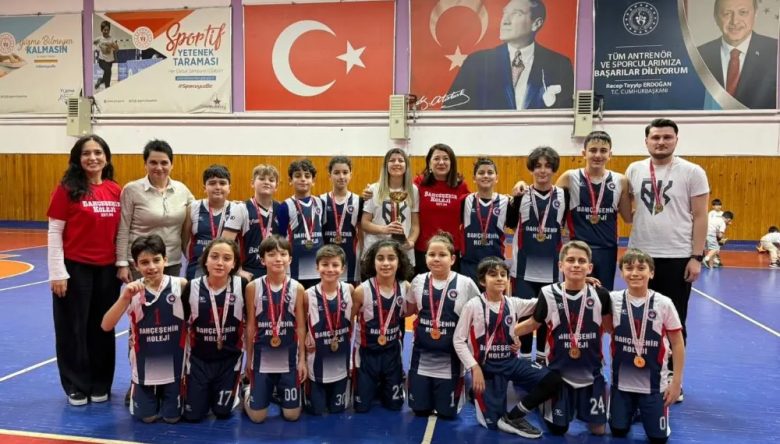 POTANIN ŞAMPİYONU BAHÇEŞEHİR KOLEJİ