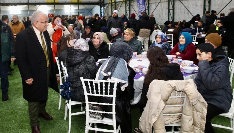 İFTAR SOFRASI KABATAŞ’TA KURULDU