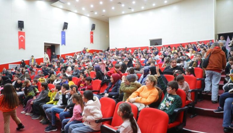 HEM EĞLENİYORLAR HEM DE ÖĞRENİYORLAR