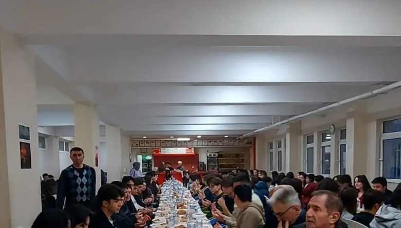 ANADOLU'DAN GÖNÜL SOFRASI:12. SINIFLAR İFTARDA BULUŞTU