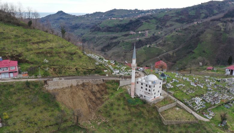TOPRAK KAYMALARINA KARŞI KALICI ÇÖZÜM
