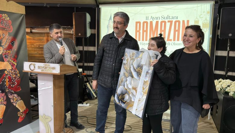 ENGELLİ BİREYLERİN EL EMEĞİ GELECEĞE UMUT OLUYOR.