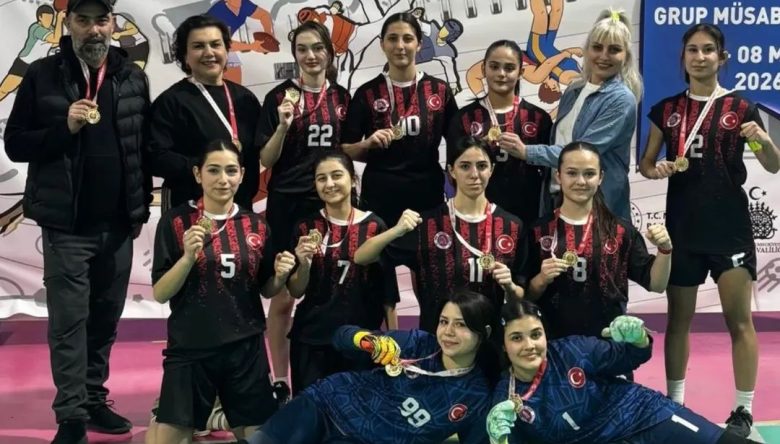 GENÇ KIZLAR FUTSAL’DA BÖLGE ŞAMPİYONLUĞU GELDİ!