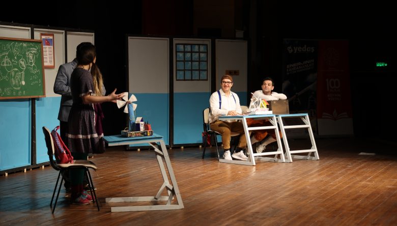 YEDAŞ’IN “ENERJİ TAKIMI” TİYATROSU ORDU’DA BİNLERCE ÇOCUKLA BULUŞTU