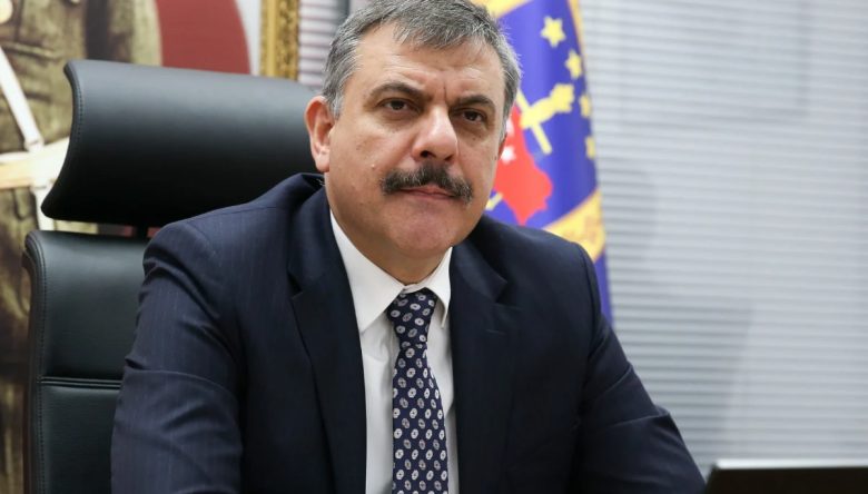 BAKAN ÇİFTÇİ: “İKİ TİP PLAKA DA GEÇERLİ