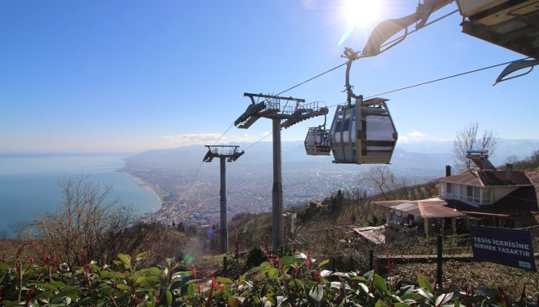 TELEFERİKTE KABİN CAMLARI YENİLENDİ