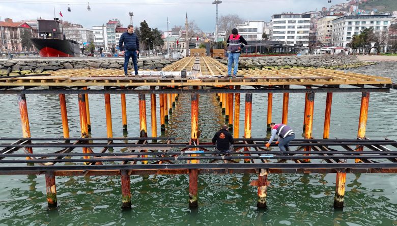 ALTINORDU AYIŞIĞI İSKELESİ YENİLENİYOR