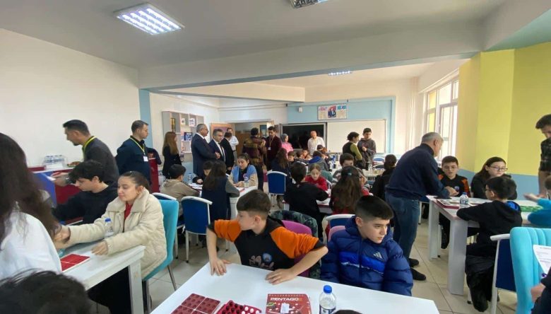 GENÇ ZİHİNLER ALTINORDU’DA YARIŞTI