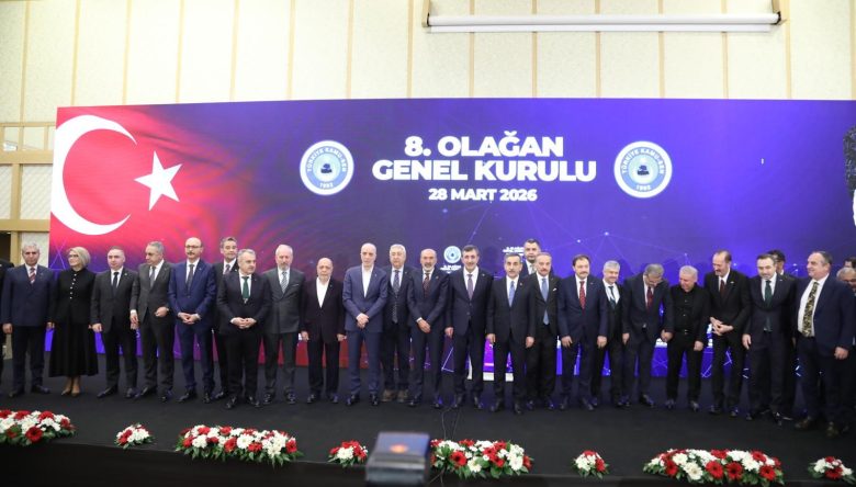 TÜRKİYE KAMU-SEN’DE "ÖNDER KAHVECİ" GÜVEN TAZELEDİ