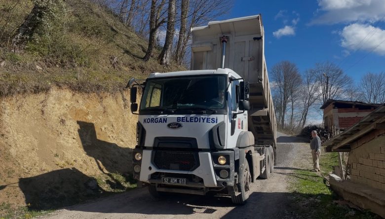 KORGAN’DA YOL ÇALIŞMALARI ARALIKSIZ SÜRÜYOR
