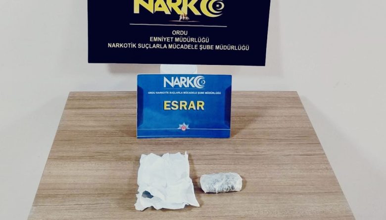 UYUŞTURUCU TACİRLERİNE OPERASYON: 1 TUTUKLAMA