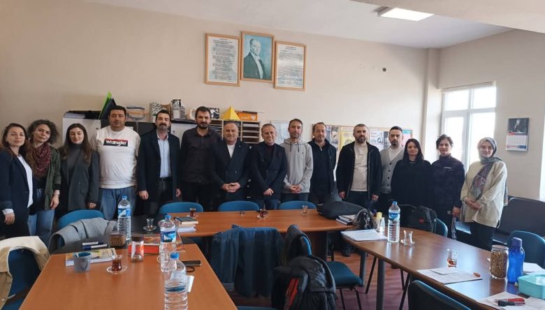 "GERÇEK SENDİKACILIK OMUZ OMUZA YAPILIR"