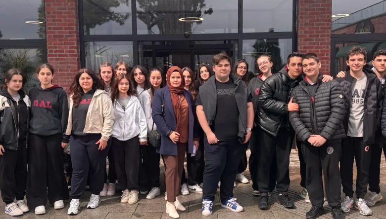 ORDU ANADOLU LİSESİ’NDEN KİTAPLARLA DOLU BİR DURAK