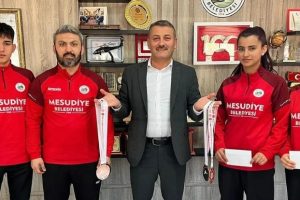 KİCK BOKSTA MADALYALI BAŞARI