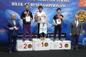 BİLEK GÜREŞİ’NDE MADALYA YAĞMURU