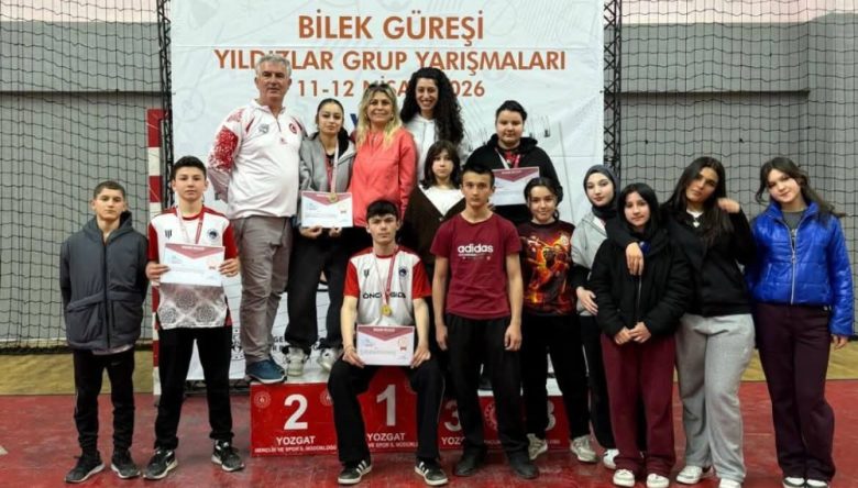 BİLEK GÜREŞÇİLERİ MADALYAYLA DÖNDÜ