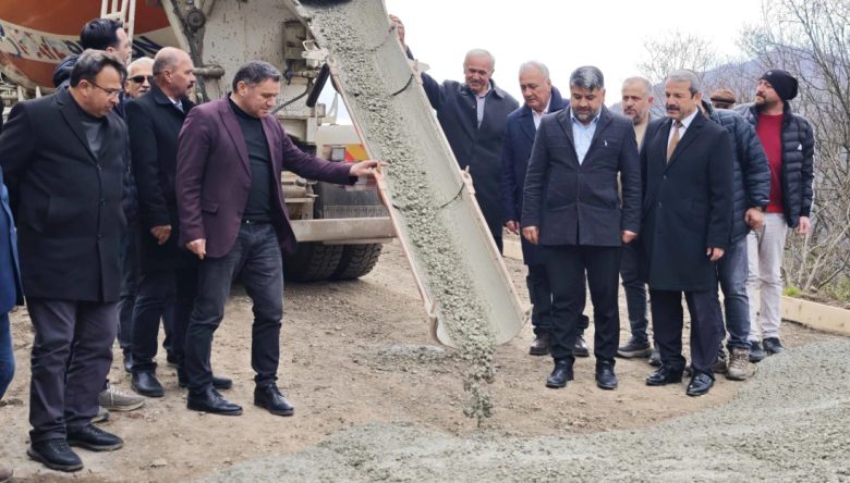 “REKOR DÜZEYDE YOL YATIRIMI PLANLIYORUZ”              