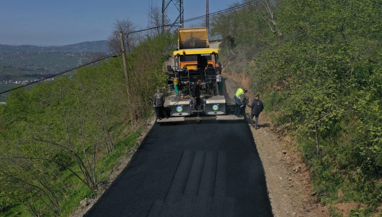 ALTINORDU’DA GRUP YOLU ASFALTLANIYOR
