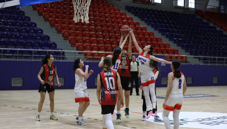 U14 KIZLAR TÜRKİYE ŞAMPİYONASI NEFES KESİYOR