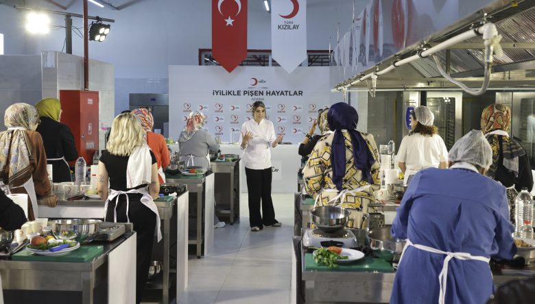 KIZILAY’DAN KADIN İSTİHDAMINA DESTEK   