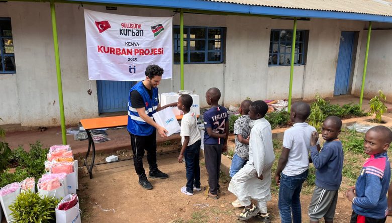    KURBAN BAĞIŞLARI YETİMLERİN YÜZÜNÜ GÜLDÜRECEK
