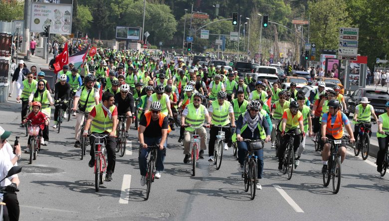 GAZZE İÇİN YÜZLERCE KİŞİ PEDAL ÇEVİRDİ
