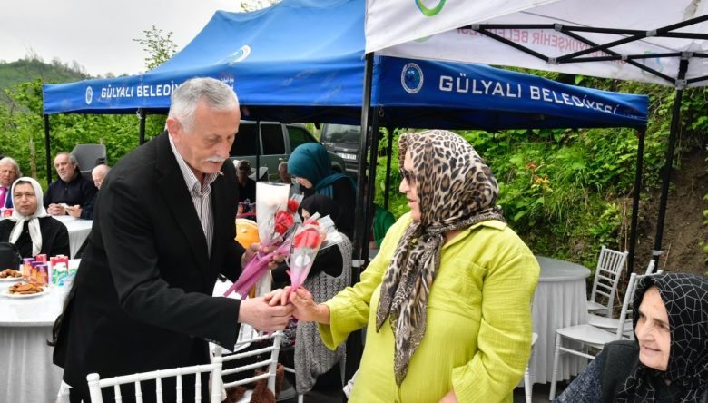 GÜLYALI’DA ANNELER GÜNÜNE ÖZEL ANLAMLI BULUŞMA