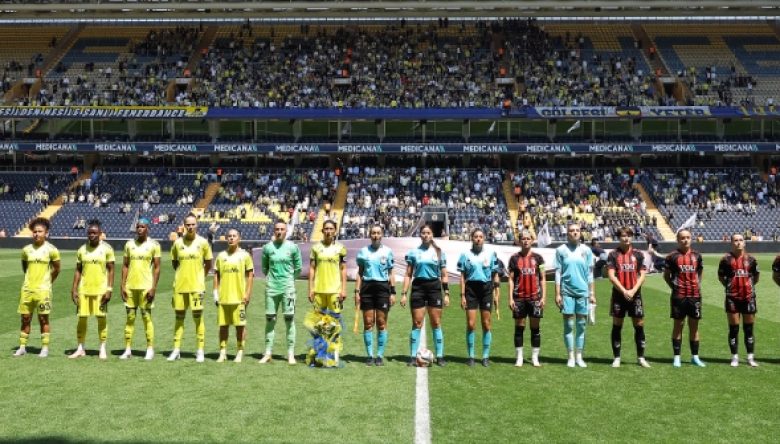 ÜNYE KADIN FUTBOL KULÜBÜ “8” YEDİ