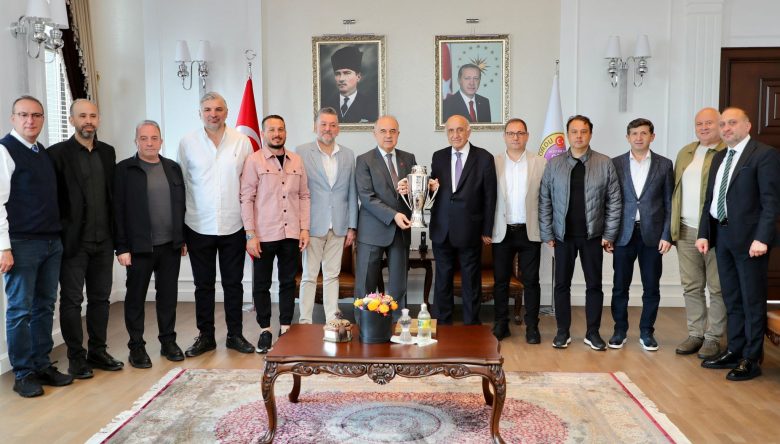 ŞAMPİYONLUK KUPASI VALİLİKTE