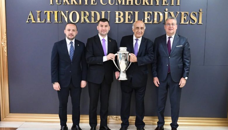 ŞAMPİYONDAN BAŞKAN TEPE’YE ZİYARET