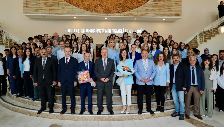 Vali Erol, “Mavi” Adlı Serginin Açılış Programına Katıldı