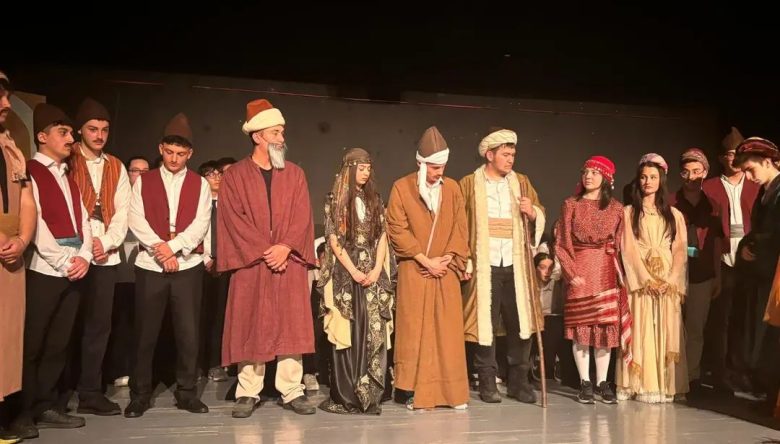 "YUNUS EMRE / AŞKIN PAZARINDA" TİYATROSU SAHNELENDİ