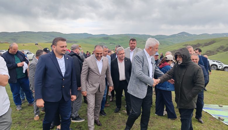 ÇOBAN TEPESİ’NDE “VAHŞİ MADENCİLİK” TEPKİSİ