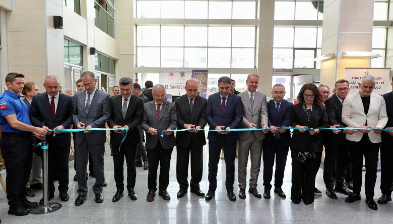 HÜKÜMLÜLERİN ÜRETTİĞİ ESERLER BÜYÜK BEĞENİ TOPLADI